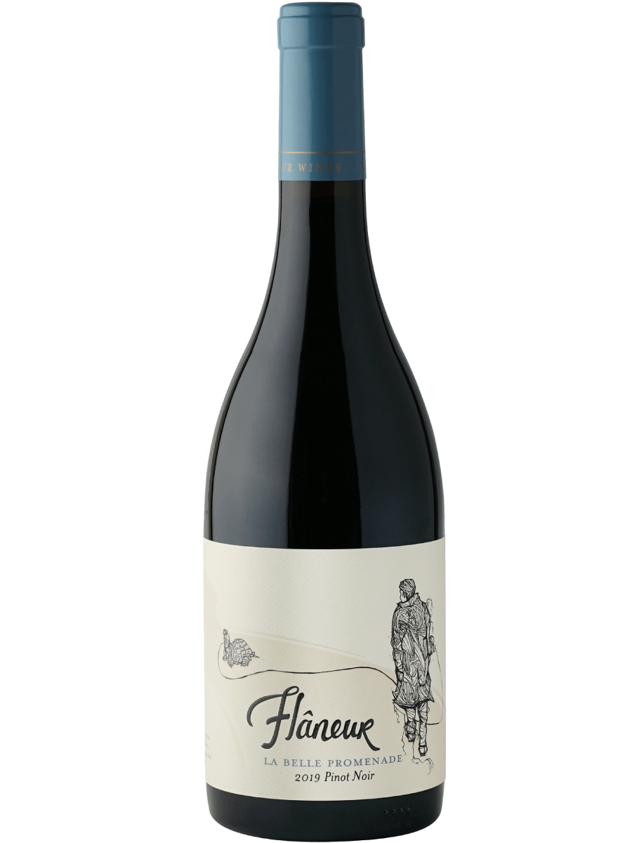 bottle of la belle promenade pinot noir