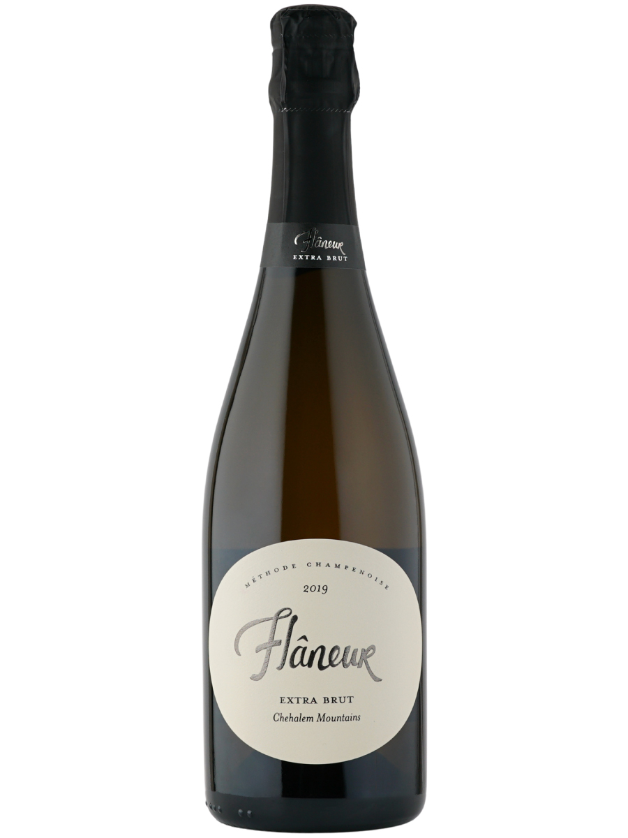 Flâneur Wines' Extra Brut Sparkling Wine, crafted with precision to embody the art of living through its vibrant and refined bubbles.